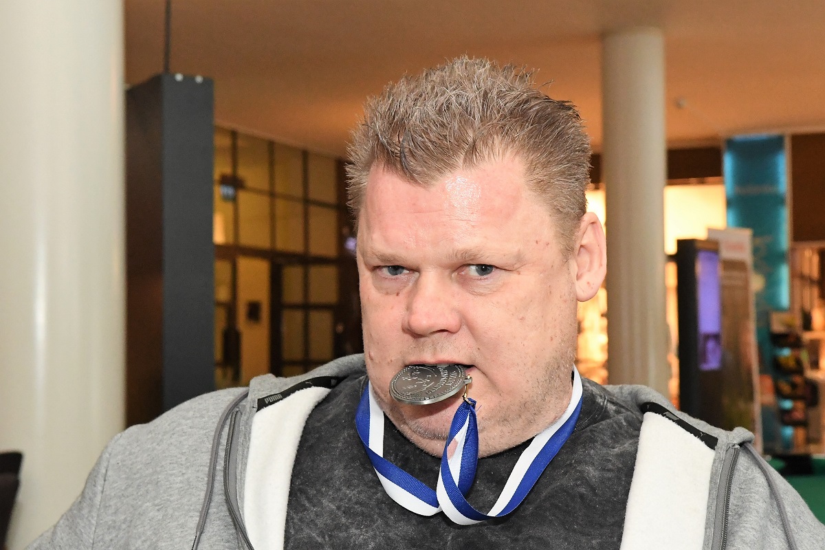 Elinkautisestaan vapautuva ex-jengipomo Lauri Johansson on nyt SM-hopeamitalisti