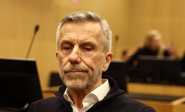 Rolf Nordmo ampui Janne Puhakan ja suuteli