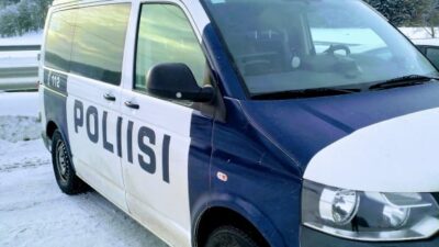 Mies passitettiin kaksi viikkoa sitten kotimaahansa poliisisaattueessa – nyt jo Ilmajoella riehumassa
