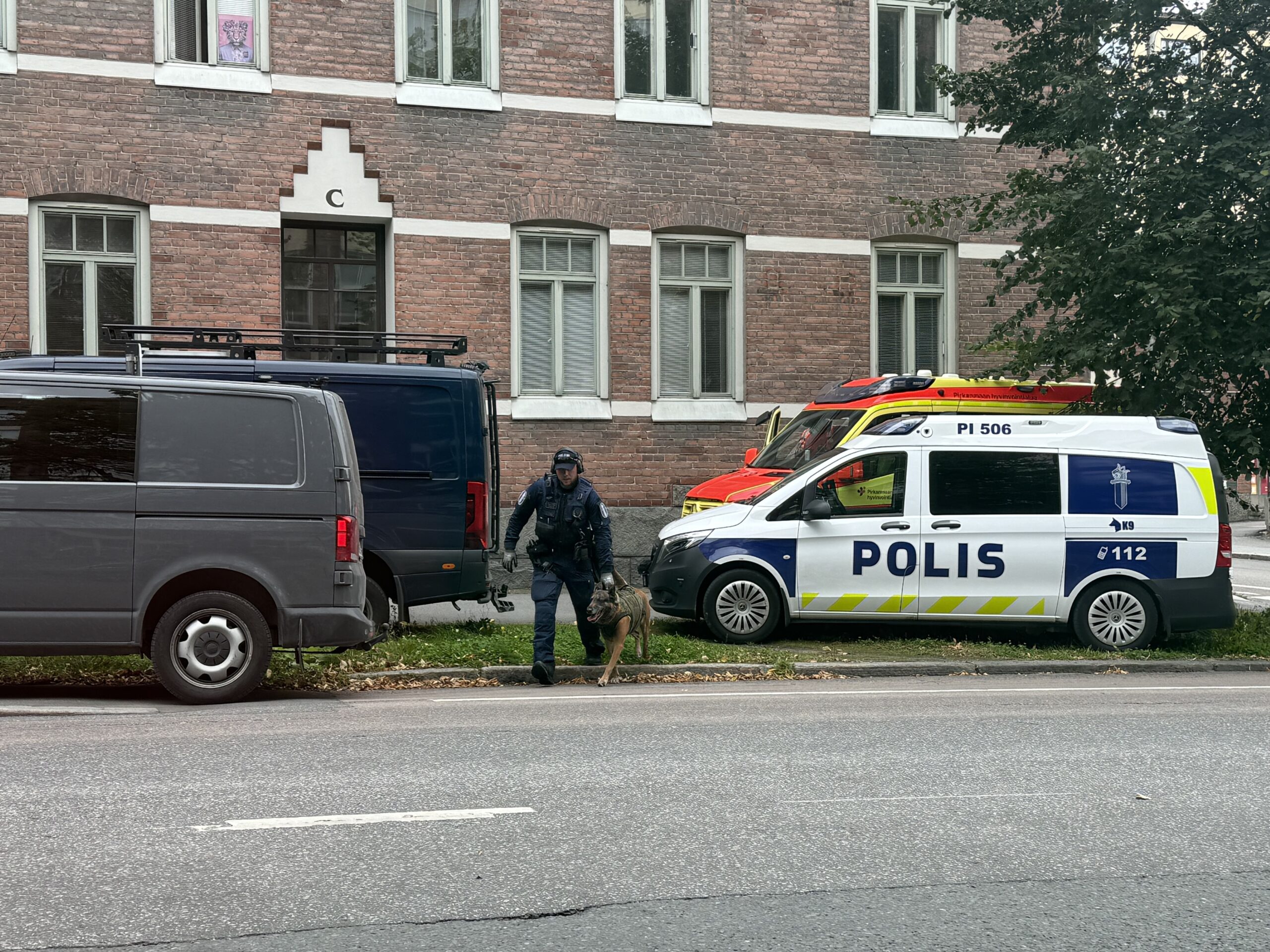 Tampereen keskustassa poliisioperaatio – mukana poliisikoira